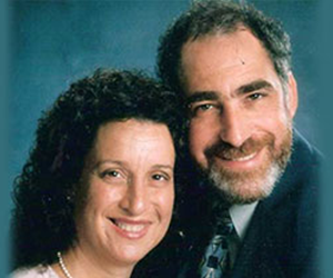 Photo of Ruth and Robert Anolik. Link to their story.